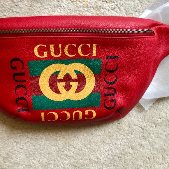 ⭐️ NEW Authentic Gucci Bumbag⭐️ - Picture 3 of 12